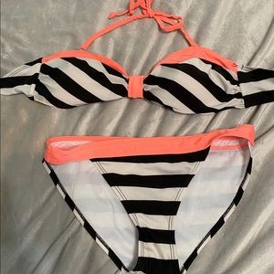 2 piece Swimsuit/bikini
